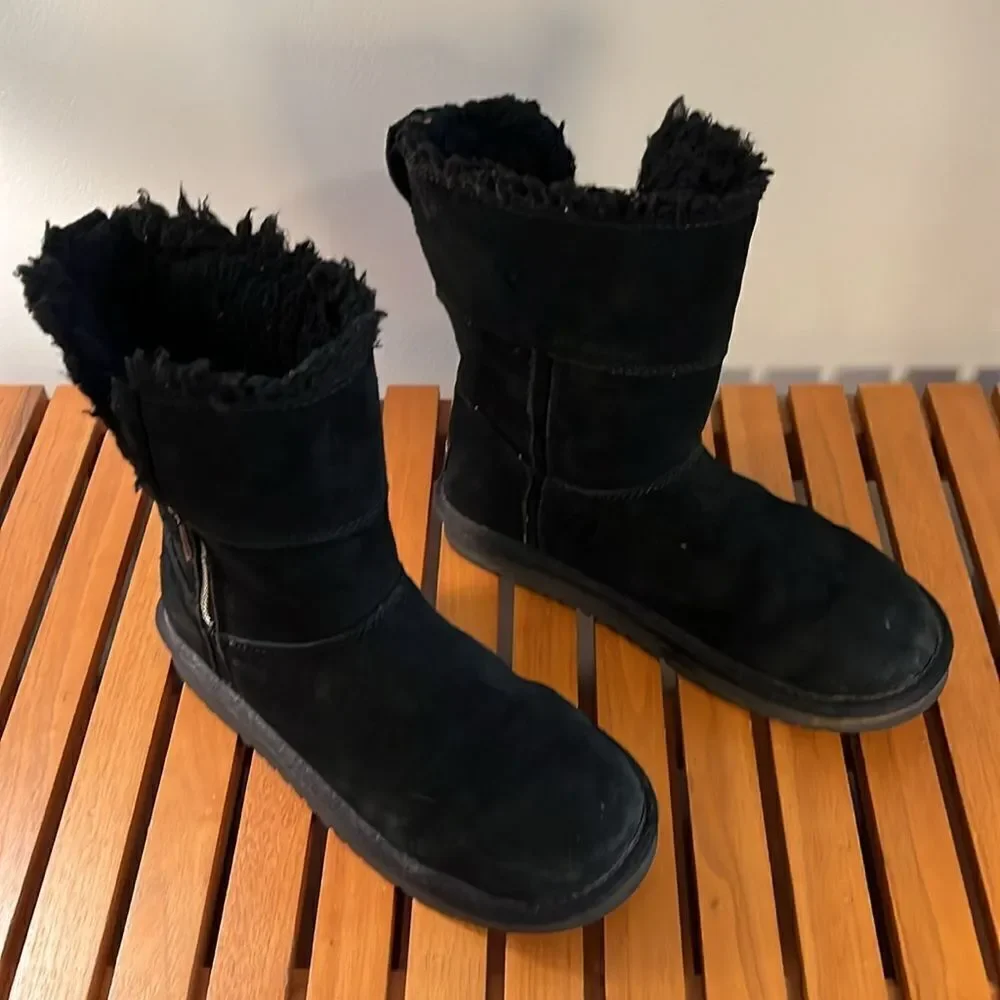 Koolaburra by UGG side zip fleece lined boot size 5